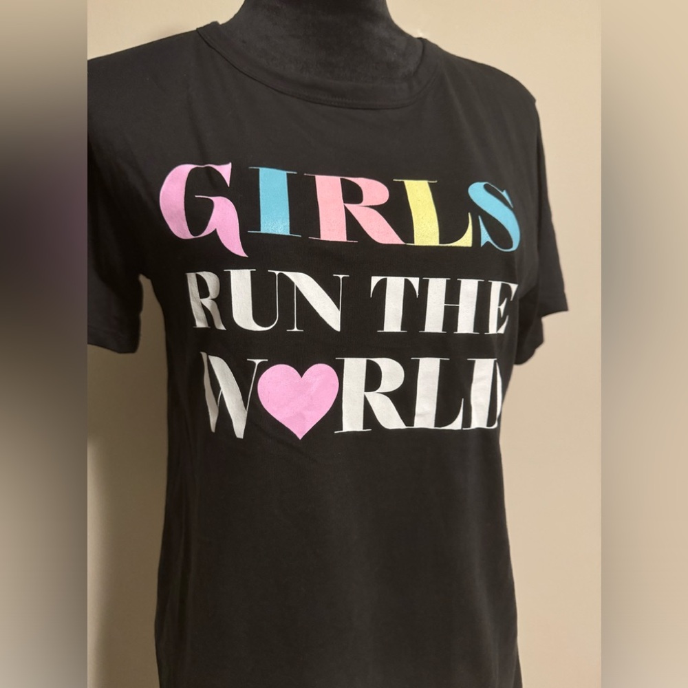 EUC Black and White Girls Run The World Graphic Tee size XL *sold out* - Picture 2 of 4